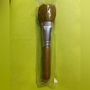 Bare Escentuals soft sweep cheek brush. New.